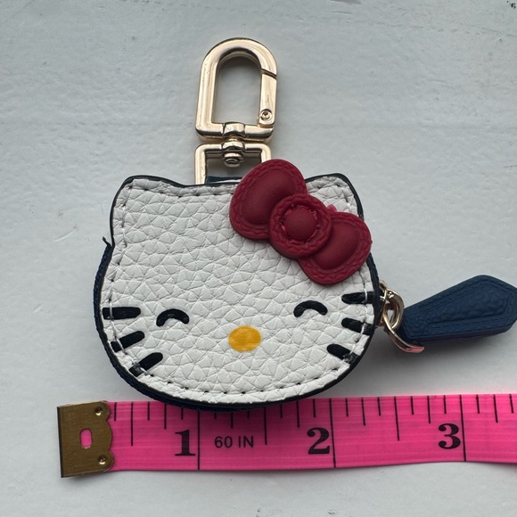 Hello Kitty Bag Charm - Picture 2 of 4
